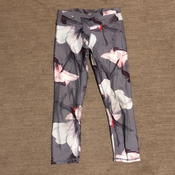 Fabletics Gia printed powerlite capri floral xs - Picture 1 of 4